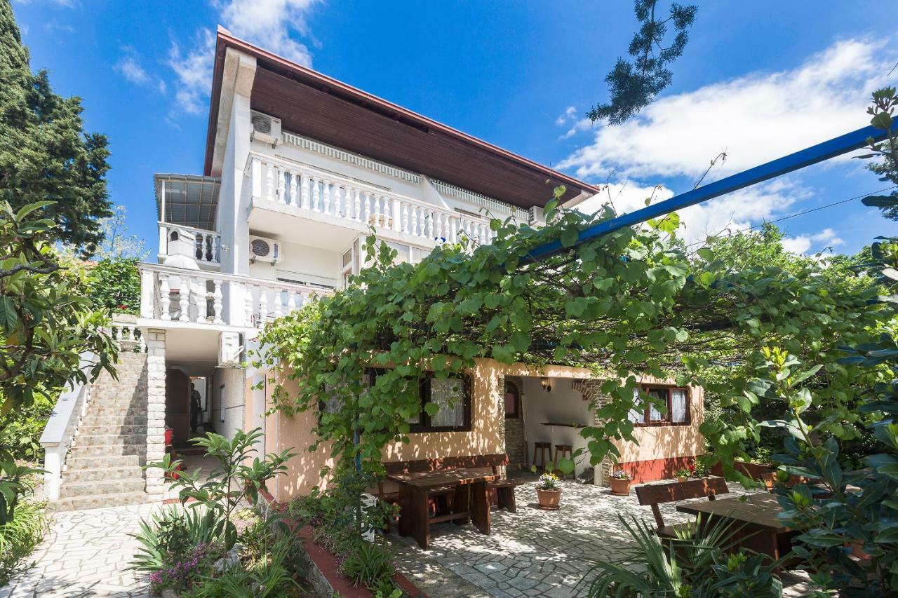 Apartment Mare Crikvenica Bagian luar foto