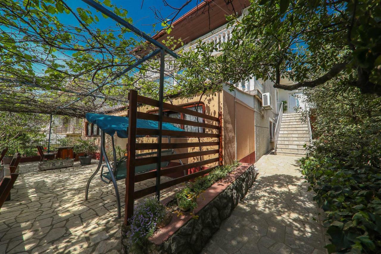 Apartment Mare Crikvenica Bagian luar foto